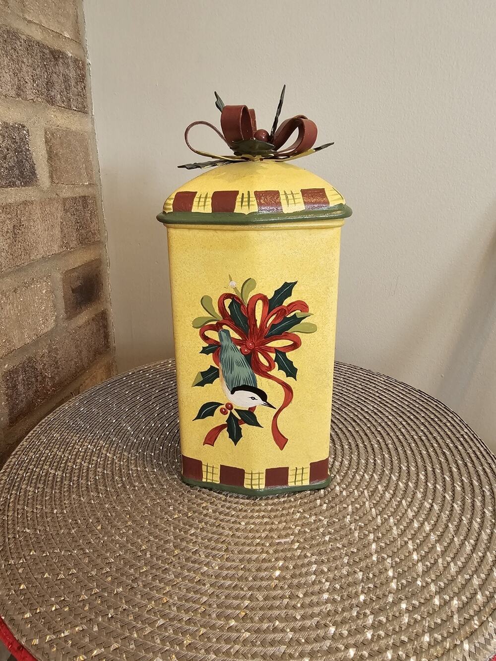 Lenox Tin Toleware Winter Greetings Canister
